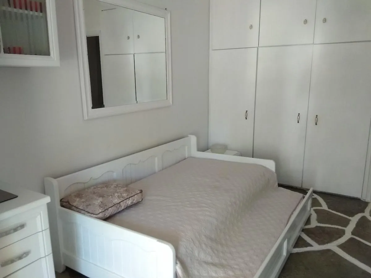 Maria'S Beach House Polychrono